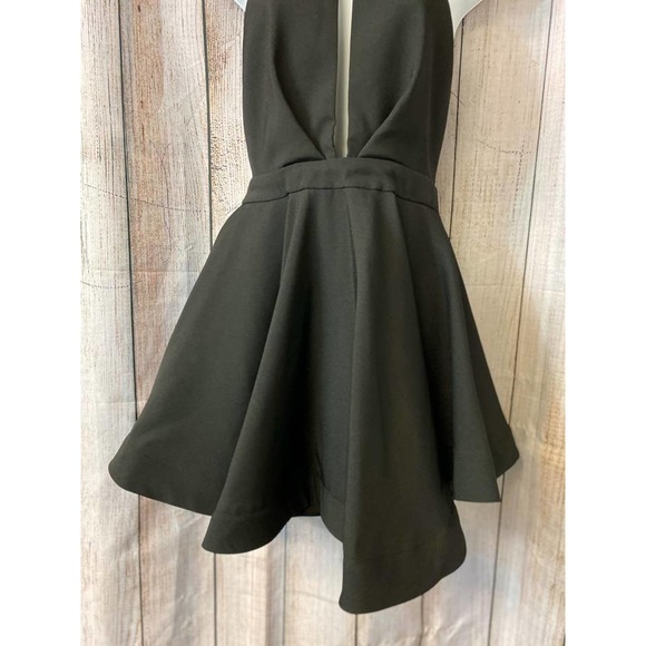 NWT NASTY GAL BLACK FIT AND FLARE POLY DRESS M - Picture 3 of 4